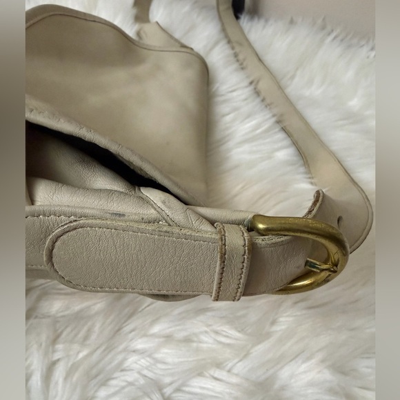 Vintage Coach Crossbody bag. style #4115 - Picture 9 of 12